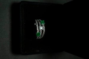 Three Strings Emerald and Zircon Ring - Image 2
