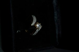 Holo Design Ring - Image 2